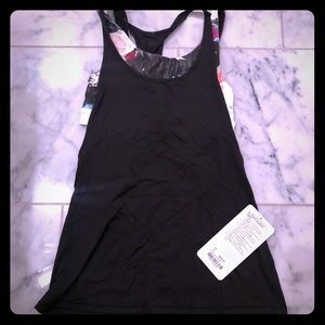 Lululemon black tank w multicolored bra